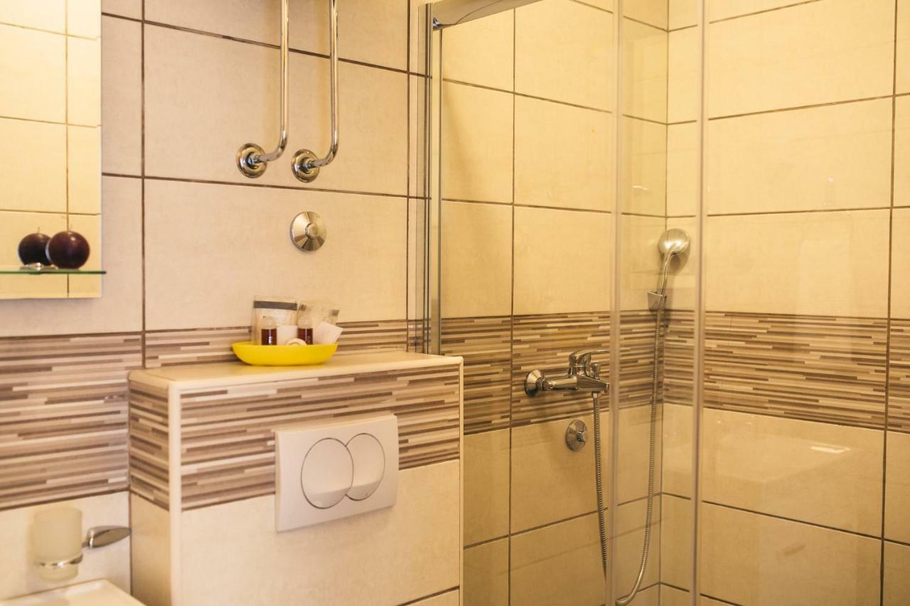 Apartments Vojislav ヴィルパザル エクステリア 写真