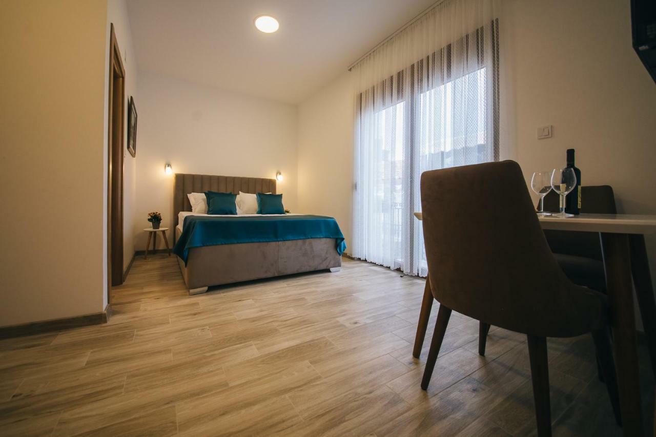 Apartments Vojislav ヴィルパザル エクステリア 写真