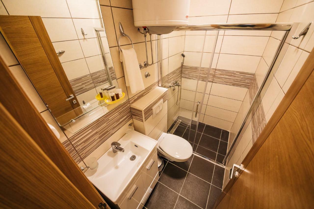 Apartments Vojislav ヴィルパザル エクステリア 写真