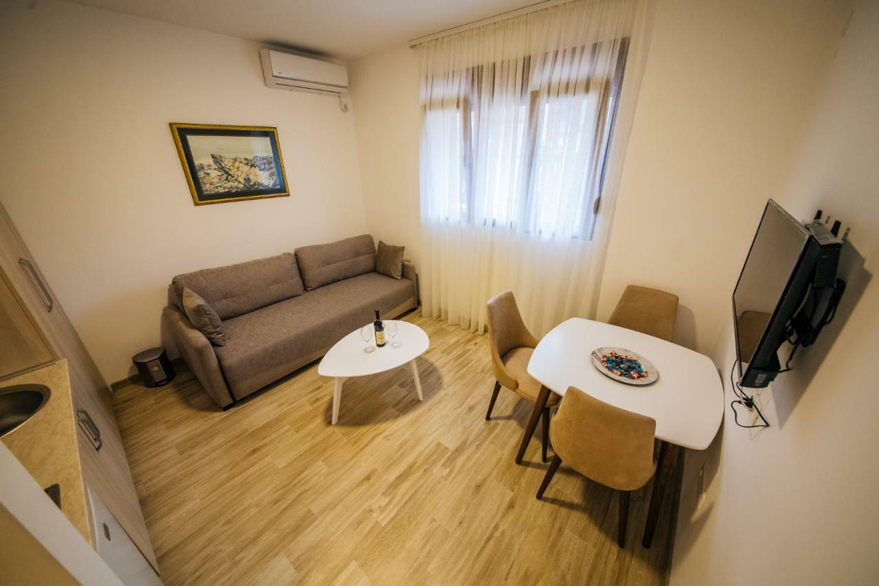 Apartments Vojislav ヴィルパザル エクステリア 写真