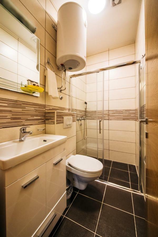 Apartments Vojislav ヴィルパザル エクステリア 写真